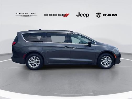 2021 Chrysler Voyager LXI
