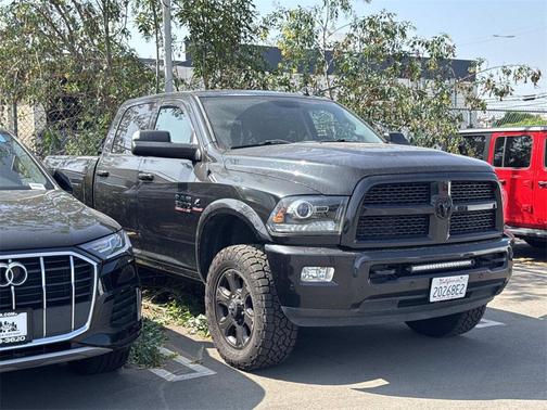2017 RAM 2500 Laramie Crew Cab 4x4 6'4' Box