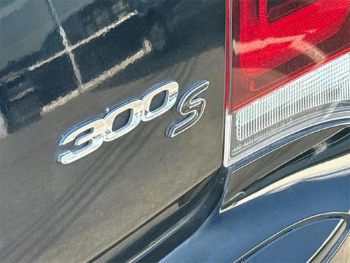 2019 Chrysler 300 S