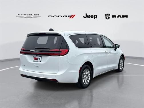 2026 Chrysler Pacifica L