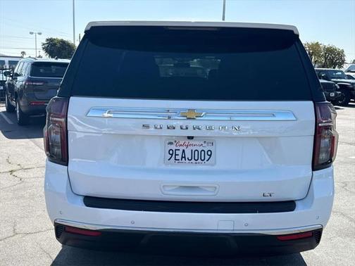2023 Chevrolet Suburban LT