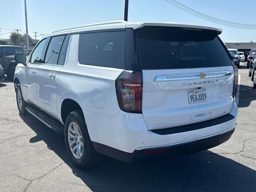 2023 Chevrolet Suburban LT