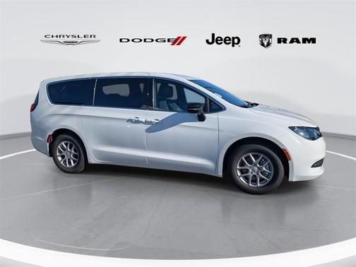 2026 Chrysler Voyager LX