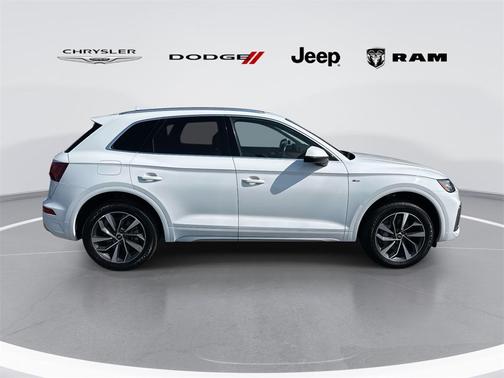 2023 Audi Q5 45 S line Premium Plus