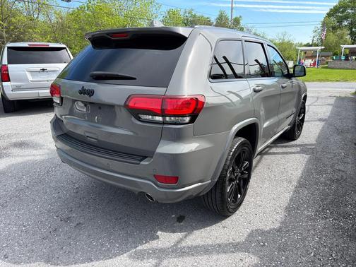 Sting-Gray Clearcoat 2020 Jeep Grand Cherokee Altitude