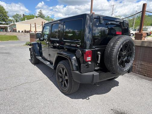 Black Clearcoat 2014 Jeep Wrangler Unlimited Altitude