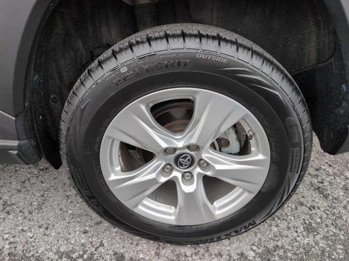 2020 Toyota RAV4 Hybrid LE