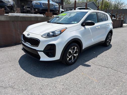 WHITE 2021 Kia Sportage LX