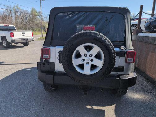 Billet Silver Metallic Clearcoat 2015 Jeep Wrangler Unlimited Sport