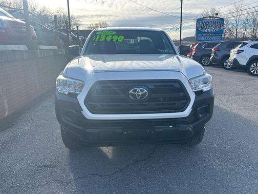 2019 Toyota Tacoma SR