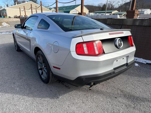 2012 Ford Mustang V6 Premium