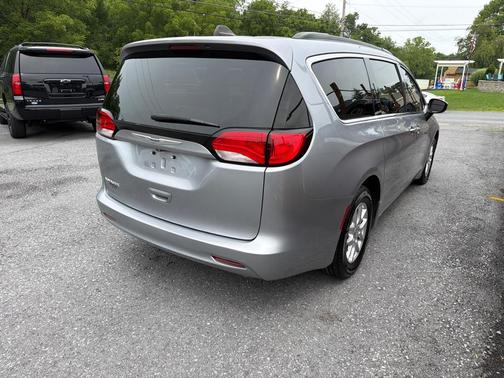 Billet Silver Metallic Clearcoat 2021 Chrysler Voyager LXI
