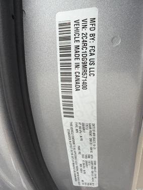 Billet Silver Metallic Clearcoat 2021 Chrysler Voyager LXI