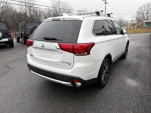 2017 Mitsubishi Outlander SE