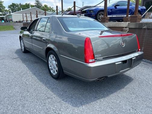 2010 Cadillac DTS Base