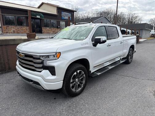 Iridescent Pearl Tricoat 2022 Chevrolet Silverado 1500 High Country Truck