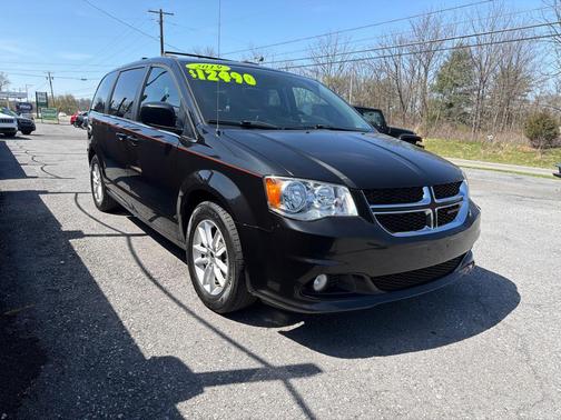 Black Onyx Crystal Pearlcoat 2019 Dodge Grand Caravan SXT
