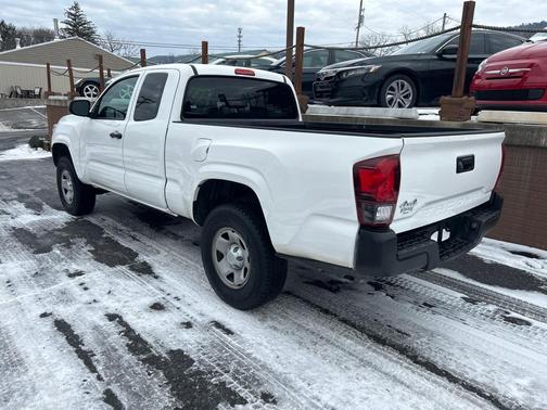 2022 Toyota Tacoma SR