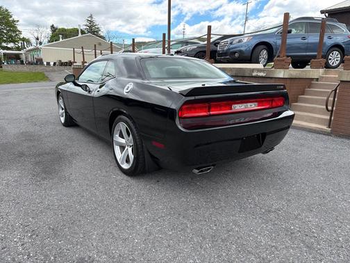 Brilliant Black Crystal Pearlcoat 2009 Dodge Challenger SRT8