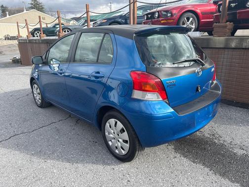 2011 Toyota Yaris Base