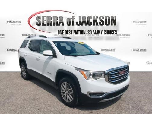 Summit White 2018 GMC Acadia SLE-2