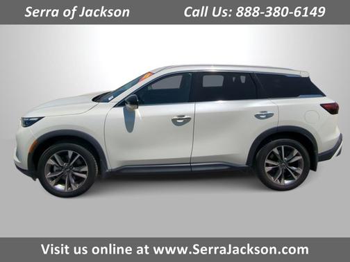 2022 INFINITI QX60 LUXE