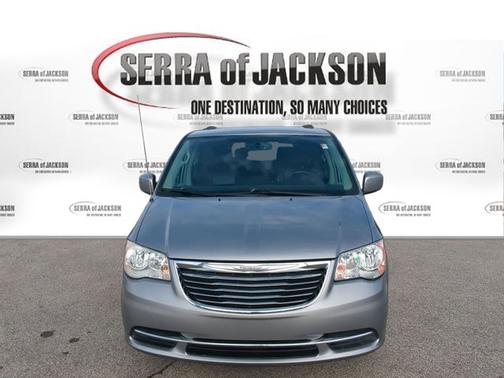2016 Chrysler Town & Country LX