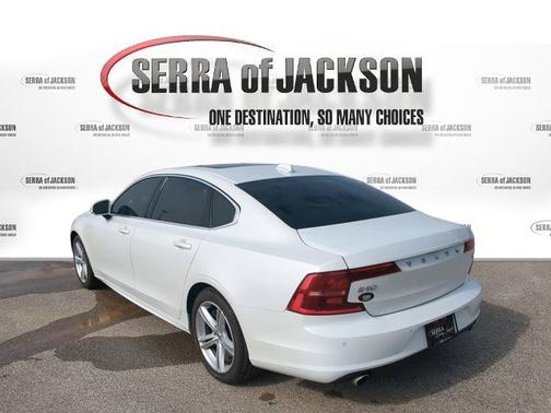 2019 Volvo S90 T5 Momentum