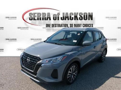 Boulder Gray Pearl 2024 Nissan Kicks SV