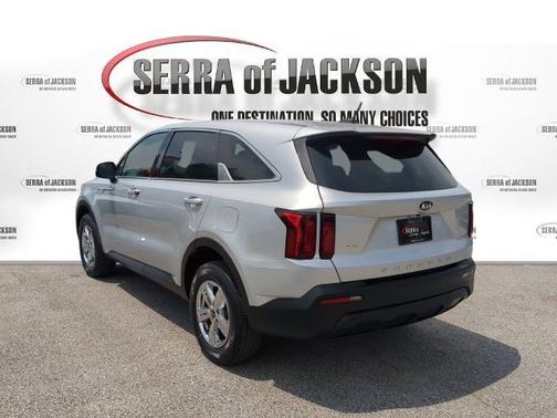 Sparkling Silver 2021 Kia Sorento LX