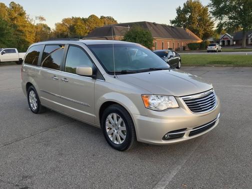 2016 Chrysler Town & Country Touring