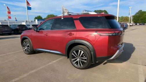 2023 Nissan Pathfinder Platinum