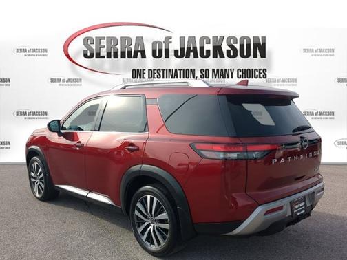 2022 Nissan Pathfinder Platinum
