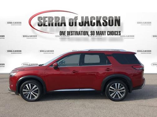2022 Nissan Pathfinder Platinum