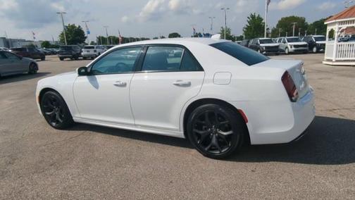 2022 Chrysler 300 Touring L
