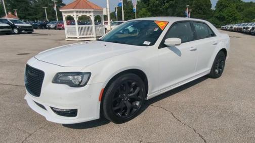 2022 Chrysler 300 Touring L