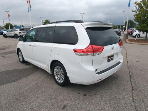 2013 Toyota Sienna XLE
