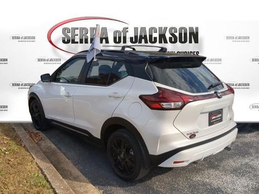 2023 Nissan Kicks SR