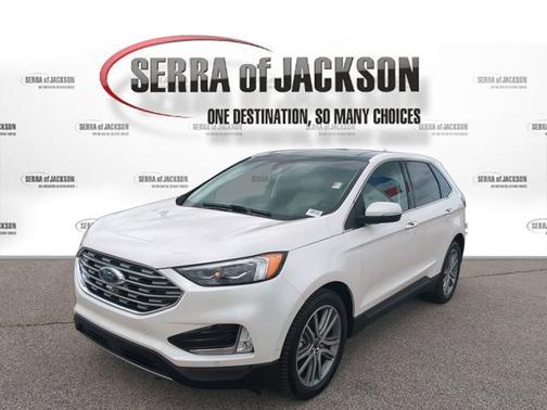 White Platinum Metallic Tri-Coat 2019 Ford Edge Titanium