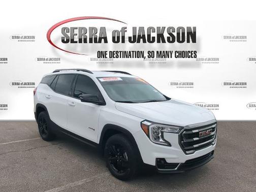 Summit White 2024 GMC Terrain AT4