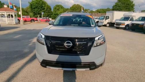 2024 Nissan Pathfinder Platinum
