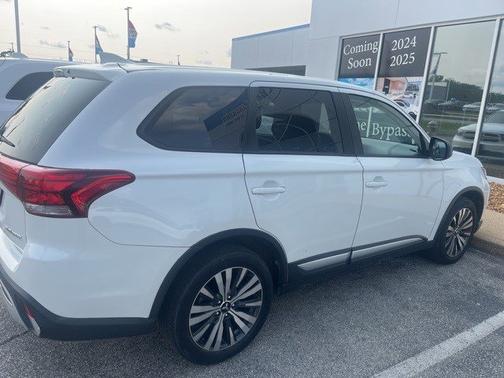 2019 Mitsubishi Outlander ES
