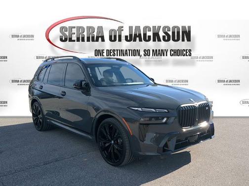 2023 BMW X7 M60i