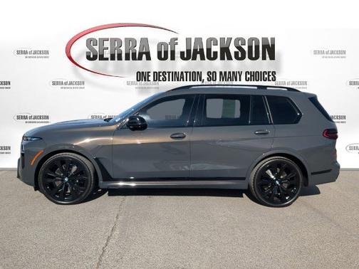 2023 BMW X7 M60i