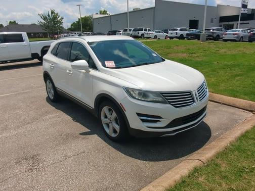 White Platinum Metallic Tri-Coat 2015 Lincoln MKC Base