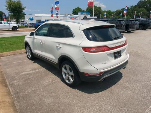 White Platinum Metallic Tri-Coat 2015 Lincoln MKC Base