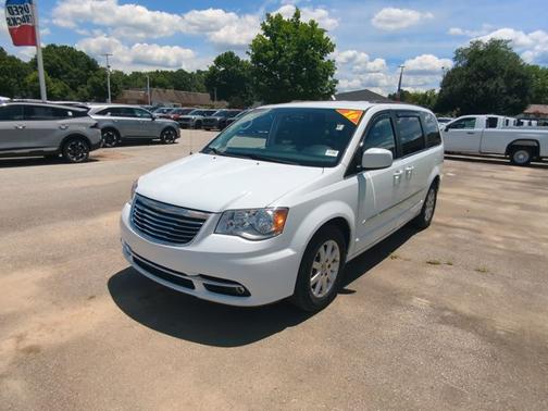 Bright White Clearcoat 2016 Chrysler Town & Country Touring
