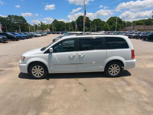 Bright White Clearcoat 2016 Chrysler Town & Country Touring