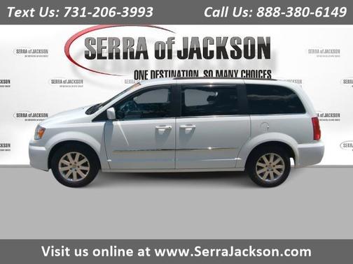 Bright White Clearcoat 2016 Chrysler Town & Country Touring