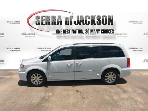 Bright White Clearcoat 2016 Chrysler Town & Country Touring
